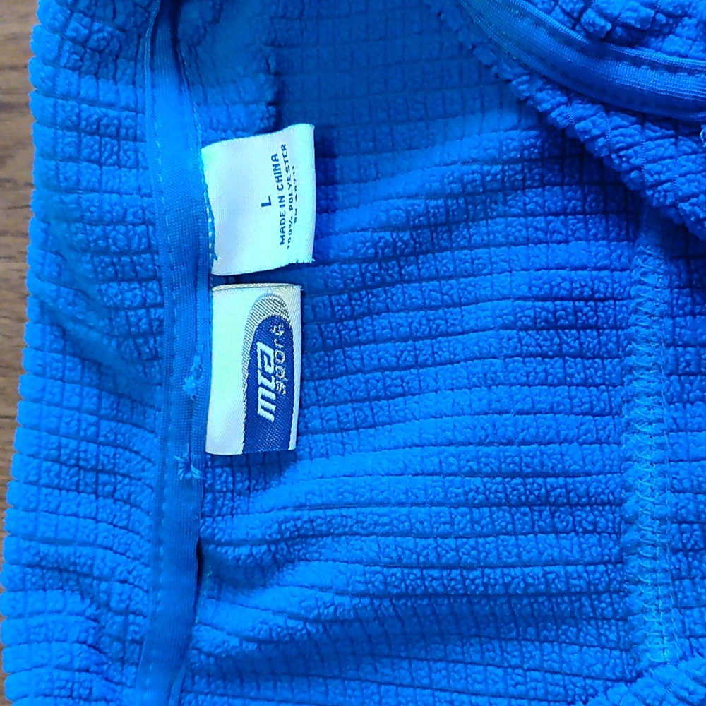 Pullover - Picture 2 of 2